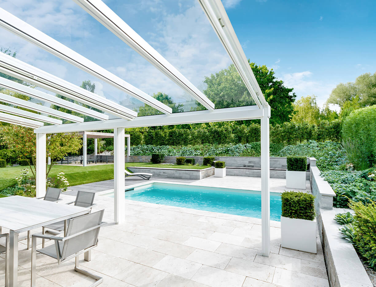 Elegantes Terrassendach T100/T150 mit integrierter Regenrinne in den Profilen